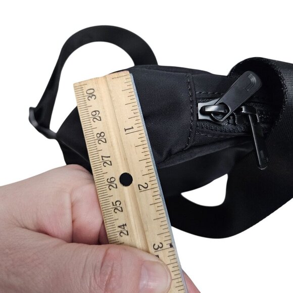 Lole Black Belt Bag With Adjustable Strap Mesh Interior Pockets Basic Minimalist - Picture 8 of 8